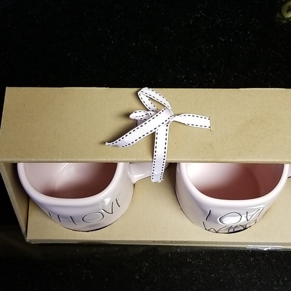 💗Rae Dunn Love Mug Set💗 - Picture 4 of 4
